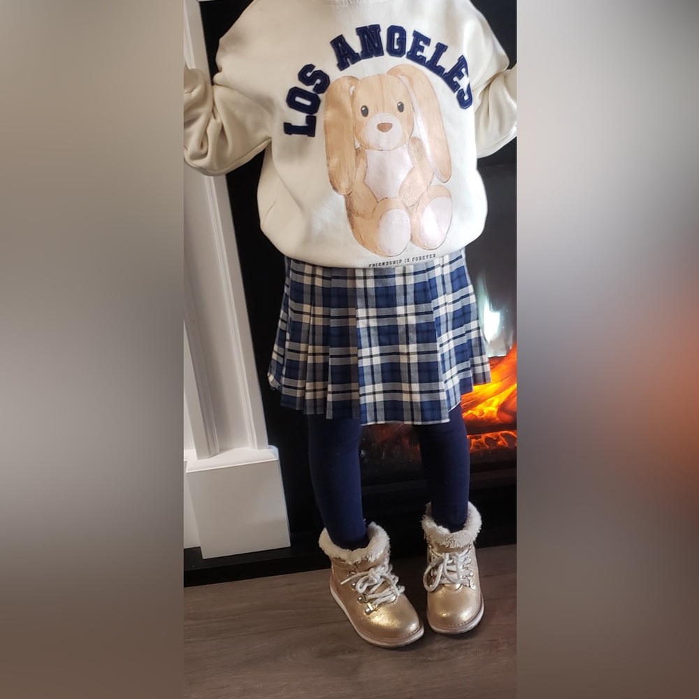 Zara Cream Sweatshirt with Blue 'Los Angeles' Lettering and plaid kilt skort.